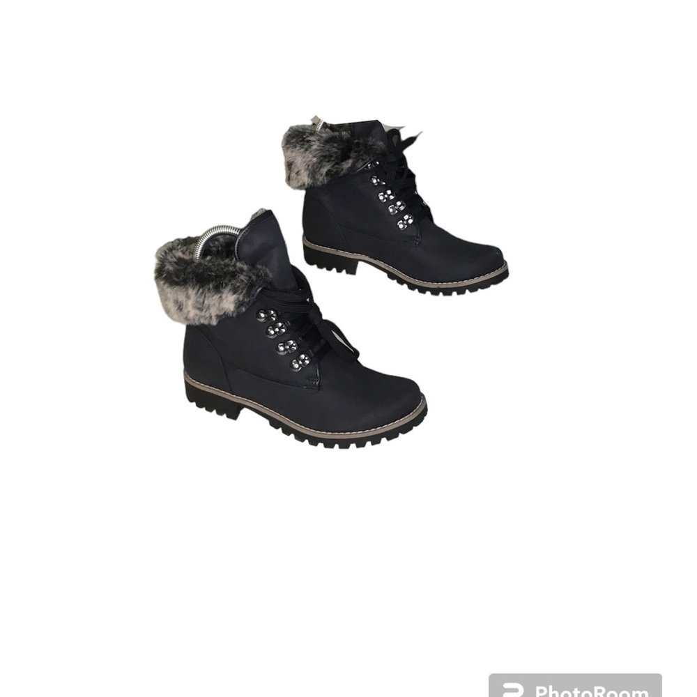 Cliffs by White Mountain Women’s Winter Boots - Navy Blue Size 7 - EUC